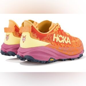 Brand new, never worn womens HOKA ONE ONE
SPEEDGOAT 6